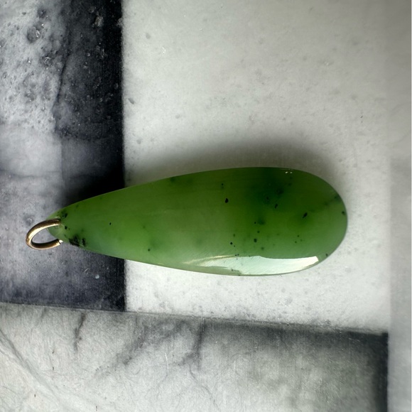 Nephrite Jade Pendant - Picture 7 of 8